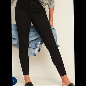Old Navy Black Mid Rise Super Skinny Jeans